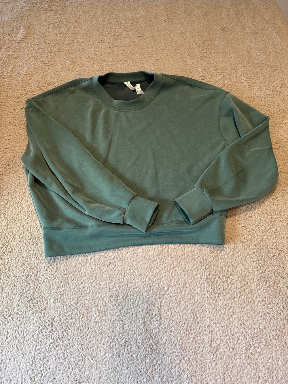 Lululemon Softstreme Perfectly Oversized Cropped Crew Forest Green size 6
